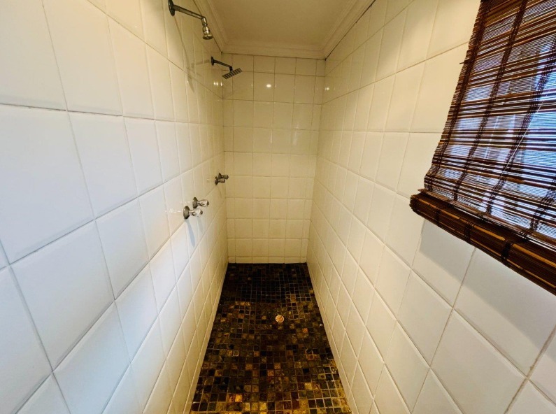 6 Bedroom Property for Sale in Gonubie Eastern Cape